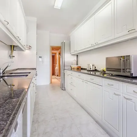 Place & Beyond Apartment *