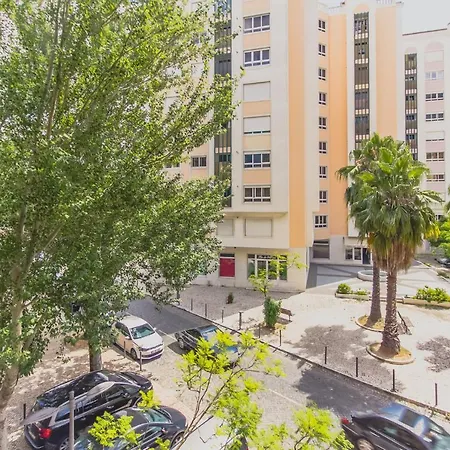 Place & Beyond Apartment