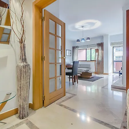 Place & Beyond Apartment Lissabon