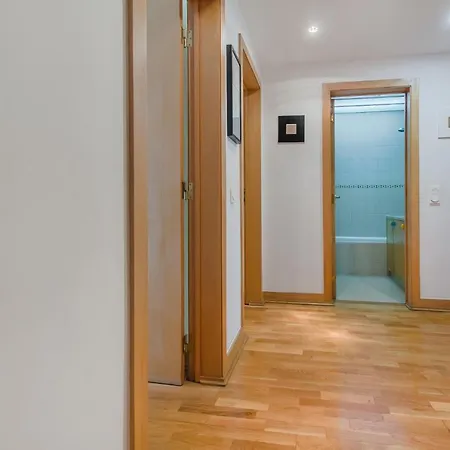 Place & Beyond Lissabon